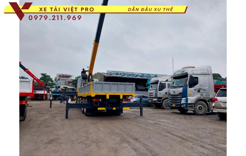 Xe tải Chenglong 4c gắn cẩu XCMG 14 tấn mạnh mẽ, tiết kiệm trong vận tải