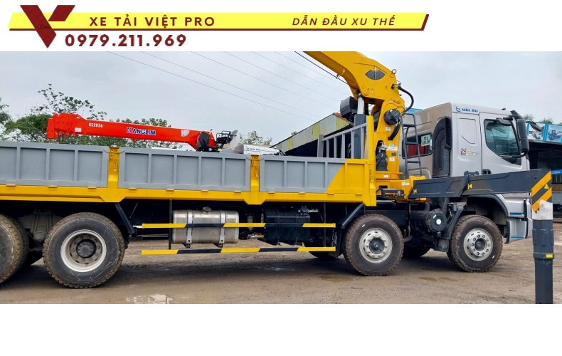 Xe tải Chenglong 4c gắn cẩu XCMG 14 tấn mạnh mẽ, tiết kiệm trong vận tải