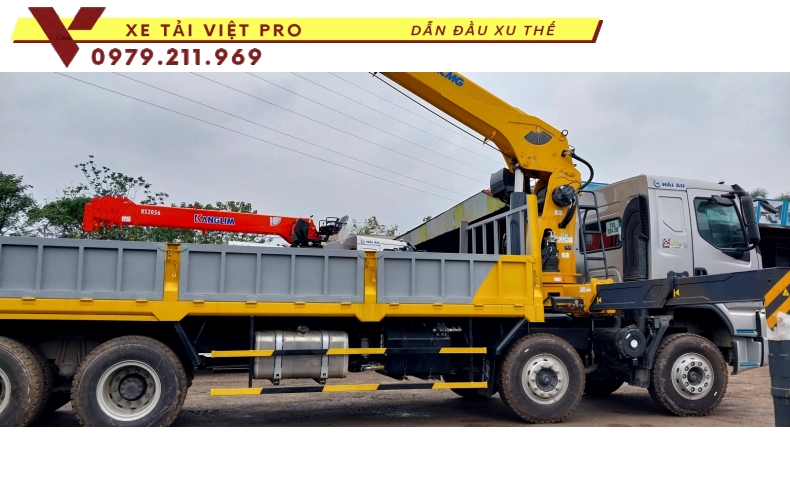 Chenglong 4 chân gắn cẩu XCMG 16 tấn