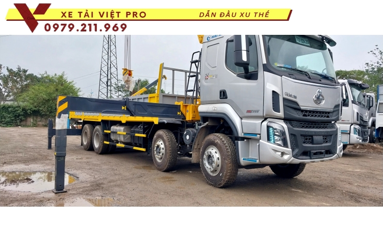 Chenglong 4 chân gắn cẩu XCMG 16 tấn