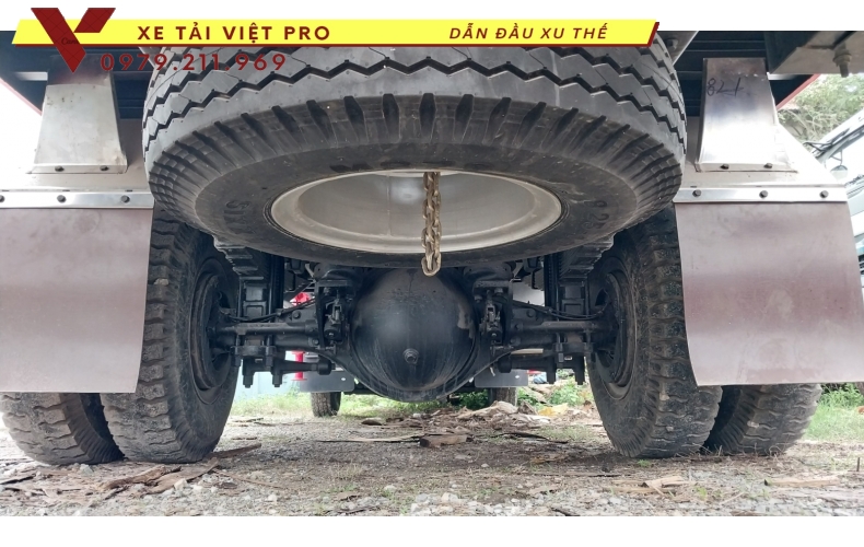 Xe tải Ollin S720 gắn cẩu Unic 3 tấn 5 đốt