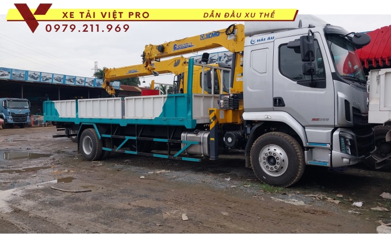 Giá xe tải Chenglong 2 chân gắn cẩu XCMG 5 tấn 5 đốt