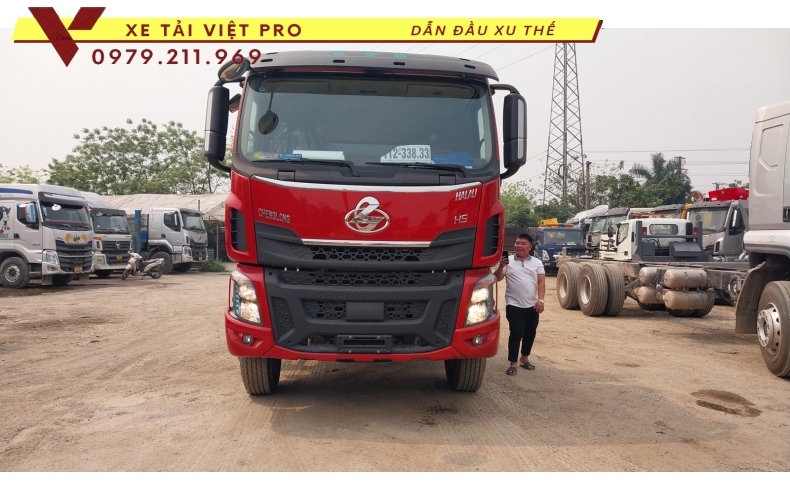 Chenglong 3 chân chở máy công trình