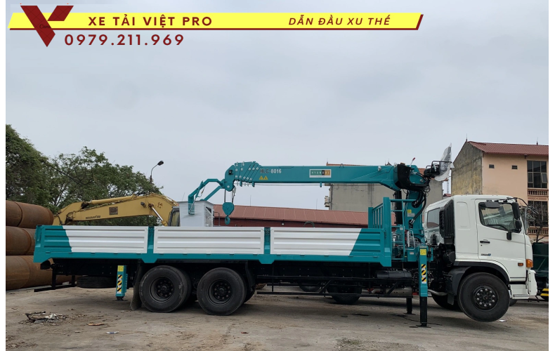 Hino FM gắn cẩu Hyundai 8 tấn