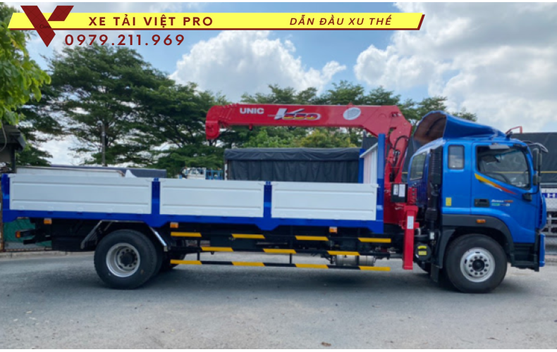 Xe Auman C160 gắn cẩu Unic 5 tấn Giải pháp vận tải hiệu quả
