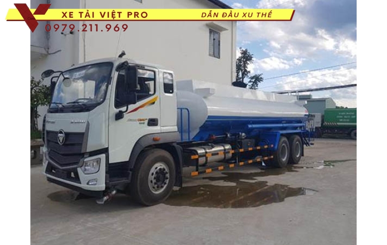 Xe Auman C240 phun nước rửa đường 15 khối