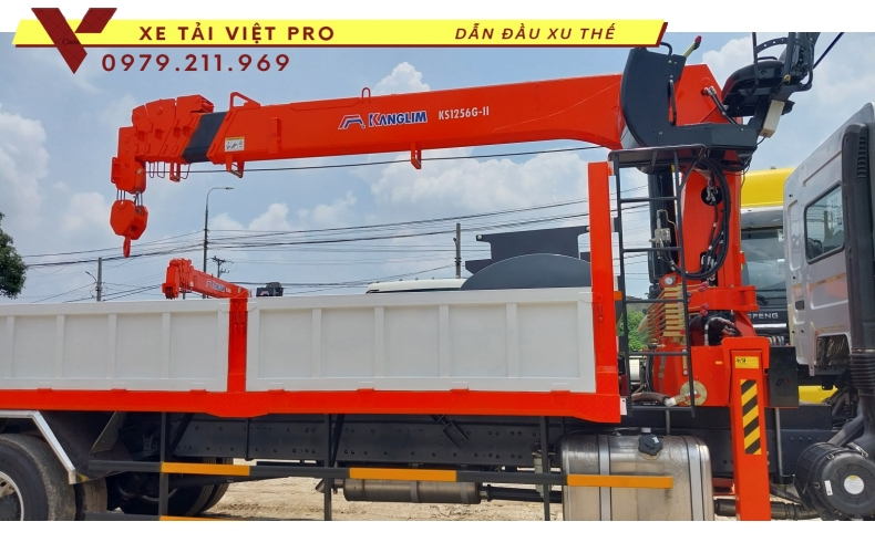 Xe tải Chenglong M3 gắn cẩu Kanglim 7T