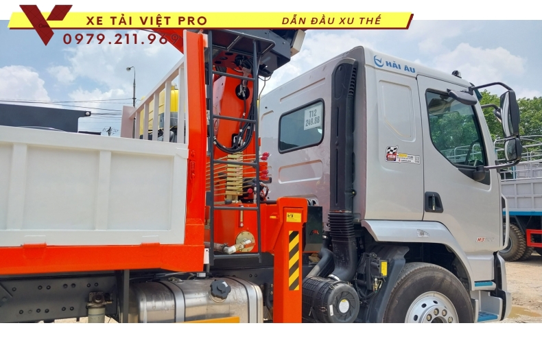 Xe tải Chenglong M3 gắn cẩu Kanglim 7T