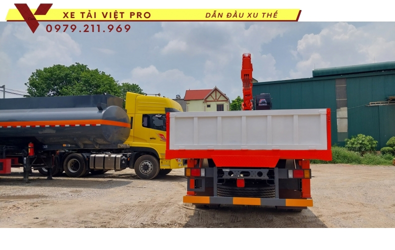 Xe tải Chenglong M3 gắn cẩu Kanglim 7T