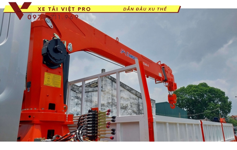 Xe tải Chenglong M3 gắn cẩu Kanglim 7T