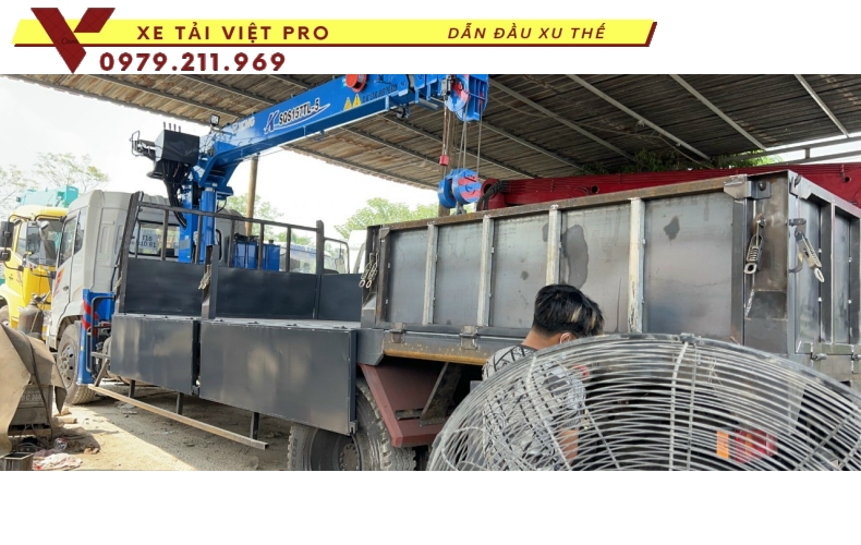 Xe tải Dongfeng 2c gắn cẩu XCMG 5 tấn đầu tư vừa phải - ứng dụng rộng rãi