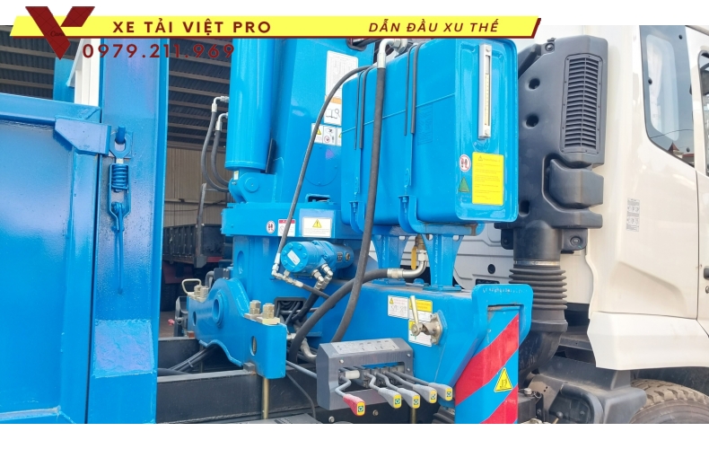 Xe tải Dongfeng 2c gắn cẩu XCMG 5 tấn đầu tư vừa phải - ứng dụng rộng rãi