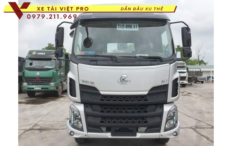 Chenglong 2 chân nâng đầu chở máy công trình