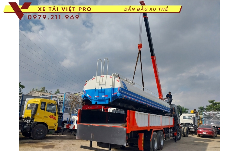 Xe tải Chenglong 3 chân gắn cẩu Kanglim 8T - Báo giá và thông số kỹ thuật