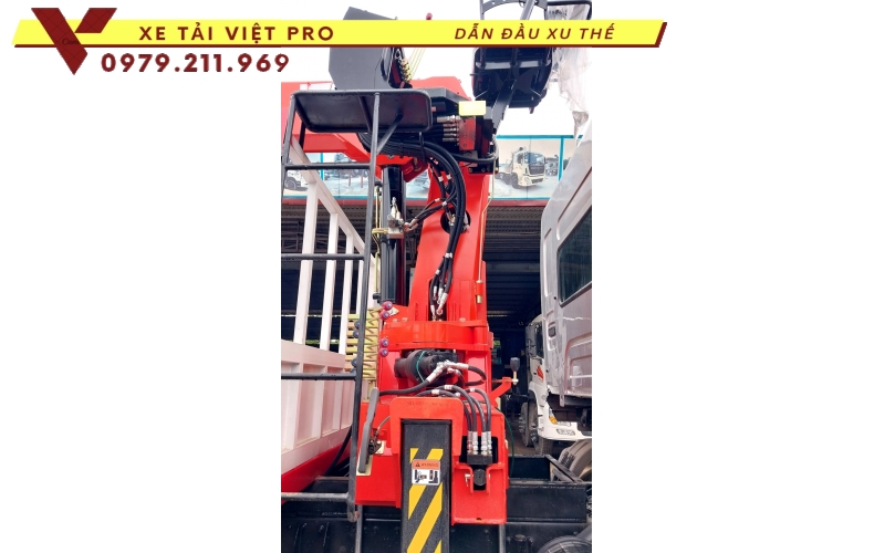 Xe tải Chenglong 3 chân gắn cẩu Kanglim 8T - Báo giá và thông số kỹ thuật