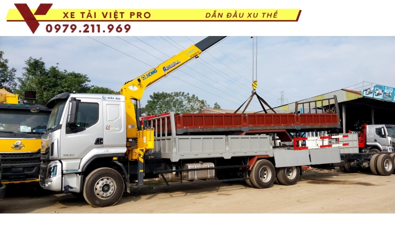 Xe tải Chenglong 3 chân gắn cẩu XCMG 6 tấn 5 đốt giải pháp tiết kiệm trong vận tải