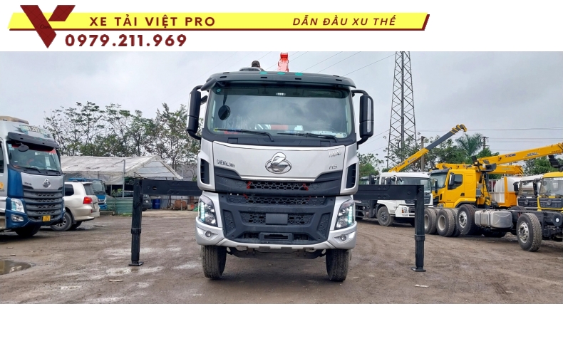 Xe tải Chenglong 3 chân gắn cẩu XCMG 6 tấn 5 đốt giải pháp tiết kiệm trong vận tải