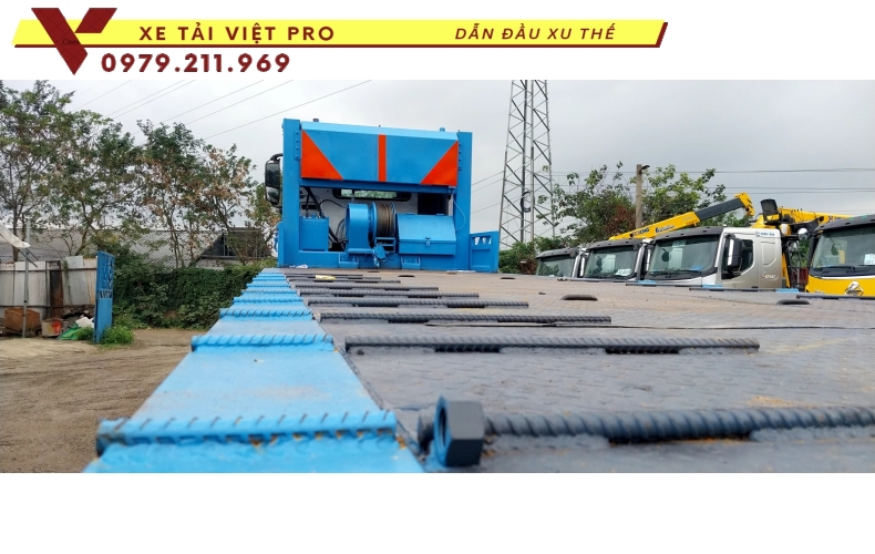 Đánh giá Xe tải Chenglong H5 (3 chân) nâng đầu chở máy công trình