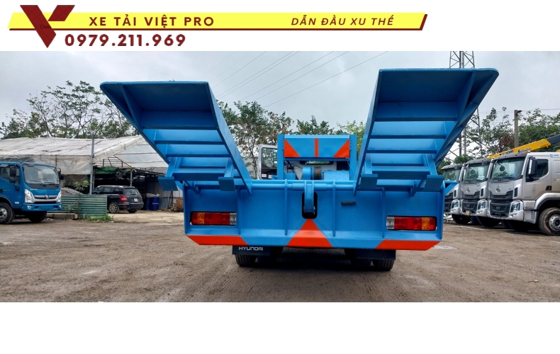 Đánh giá Xe tải Chenglong H5 (3 chân) nâng đầu chở máy công trình