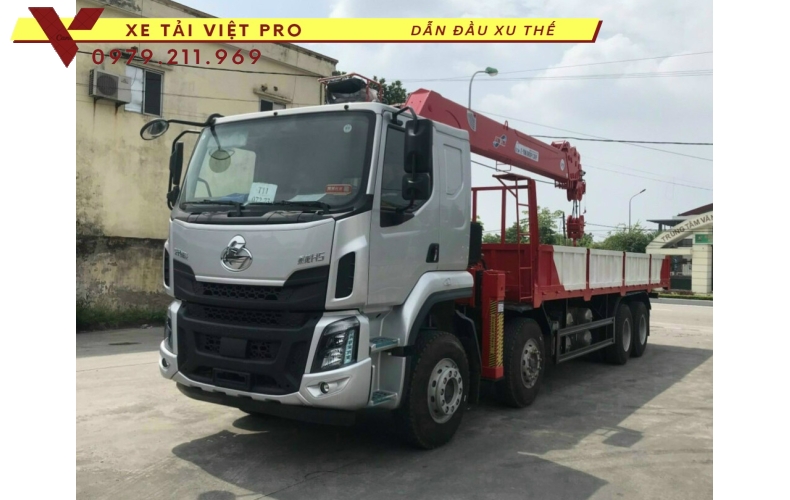 Chenglong gắn cẩu Atom 12 tấn