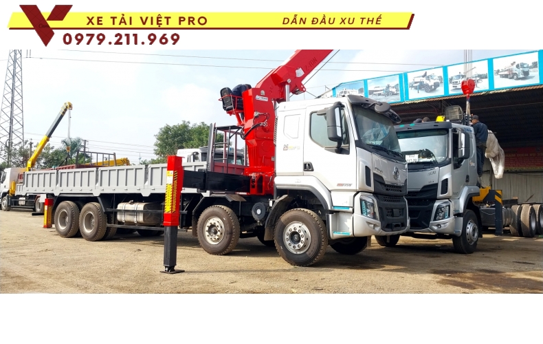 Chenglong gắn cẩu Atom 12 tấn