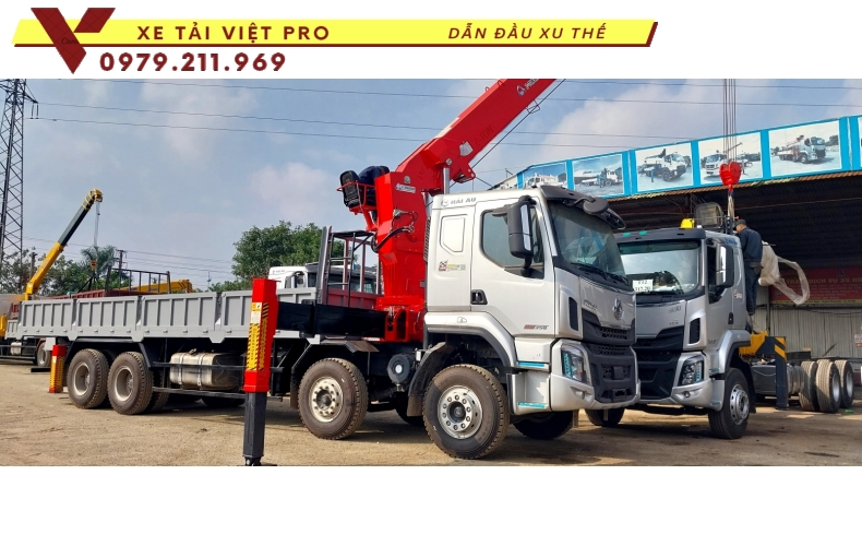 Chenglong gắn cẩu Atom 12 tấn