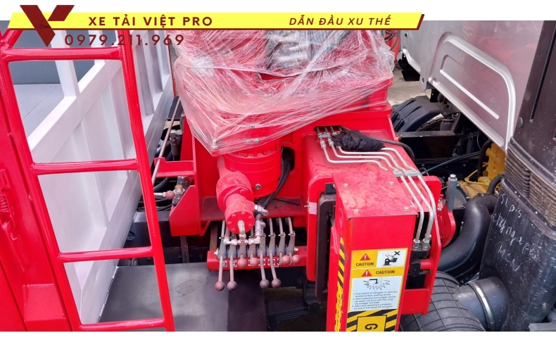 Chenglong gắn cẩu Atom 12 tấn