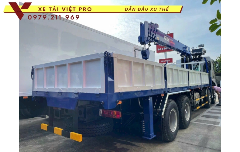 Xe tải Chenglong 4 chân gắn cẩu Dongyang 12 tấn - Thông số và báo giá