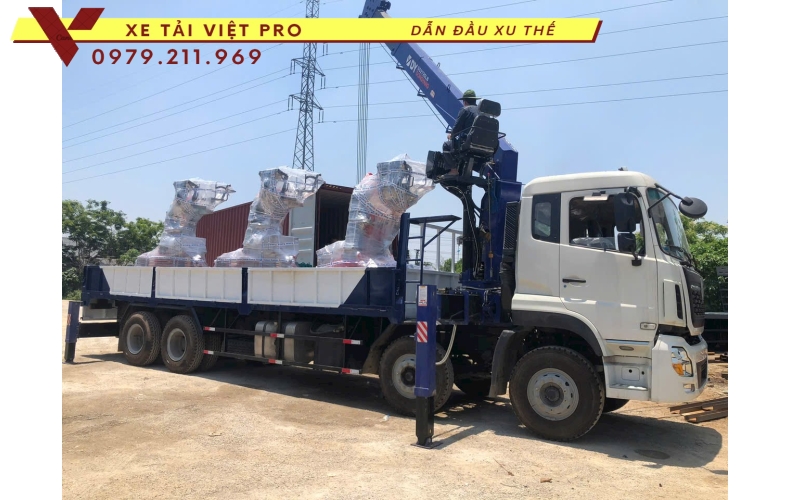 Xe tải Chenglong 4 chân gắn cẩu Dongyang 12 tấn - Thông số và báo giá