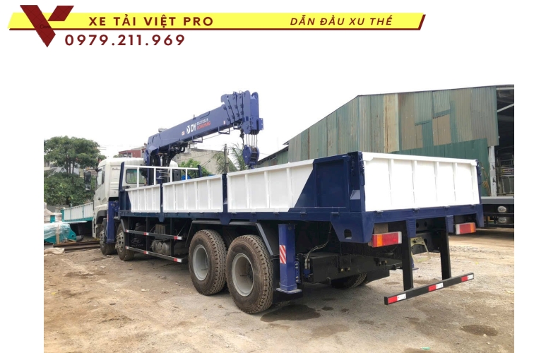 Xe tải Chenglong 4 chân gắn cẩu Dongyang 12 tấn - Thông số và báo giá