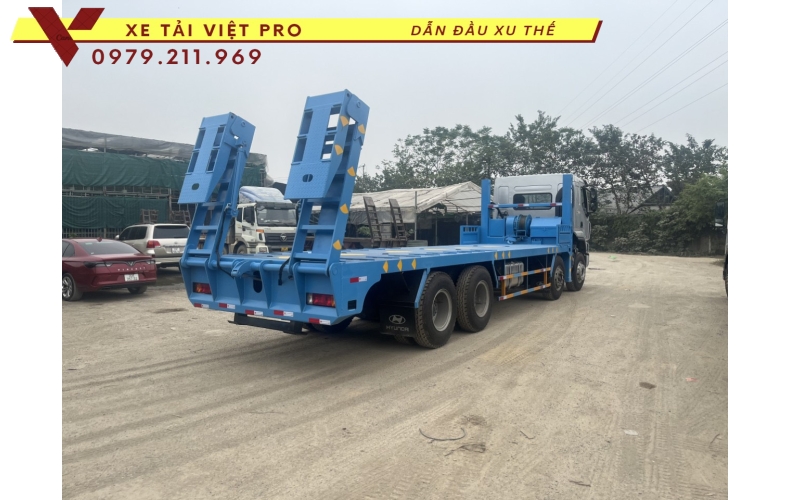 Giá xe tải Chenglong H5 4 chân nâng đầu là bao nhiêu?