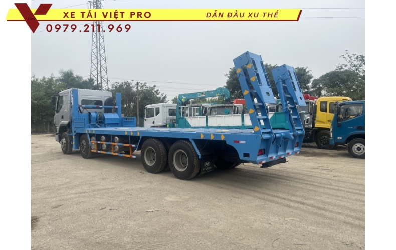 Giá xe tải Chenglong H5 4 chân nâng đầu là bao nhiêu?