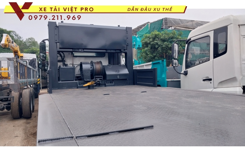 Giá Xe Tải Chenglong 5 Chân Nâng Đầu Chở Máy Công Trình