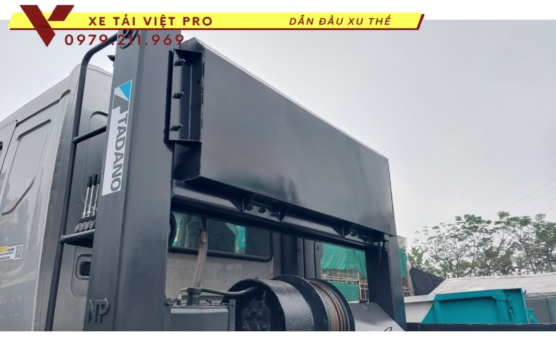 Giá Xe Tải Chenglong 5 Chân Nâng Đầu Chở Máy Công Trình