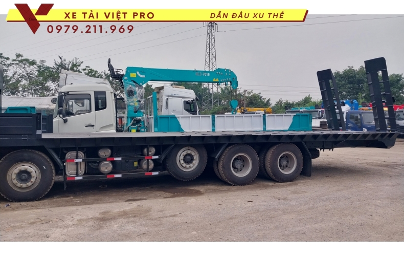 Giá Xe Tải Chenglong 5 Chân Nâng Đầu Chở Máy Công Trình
