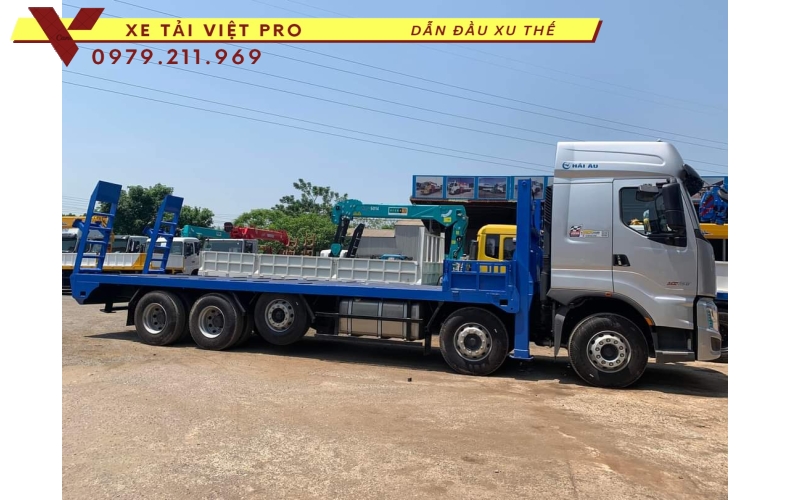 Giá Xe Tải Chenglong 5 Chân Nâng Đầu Chở Máy Công Trình