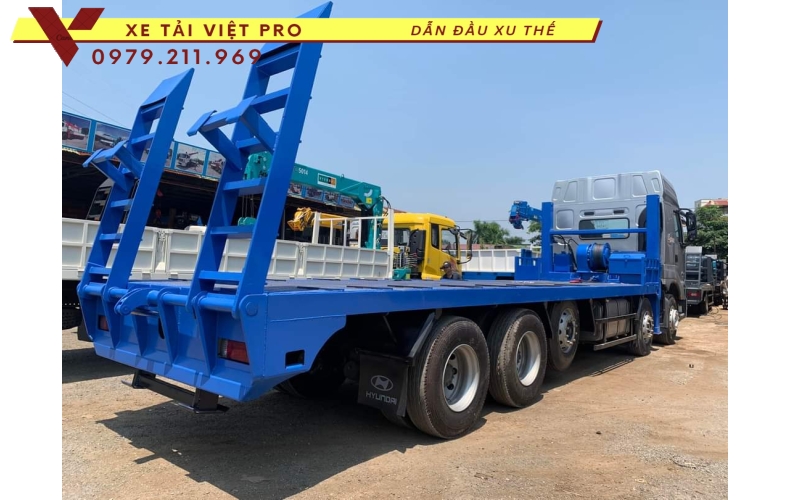 Chenglong 5 chân nâng đầu chở máy công trình