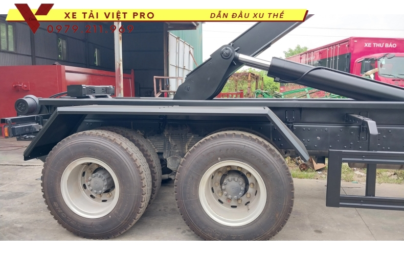 Chenglong 3 chân thùng chở Hooklift