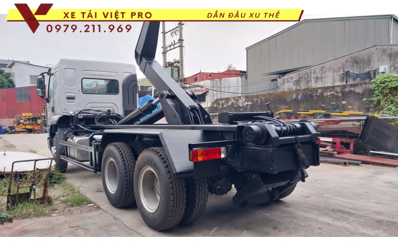 Chenglong 3 chân thùng chở Hooklift