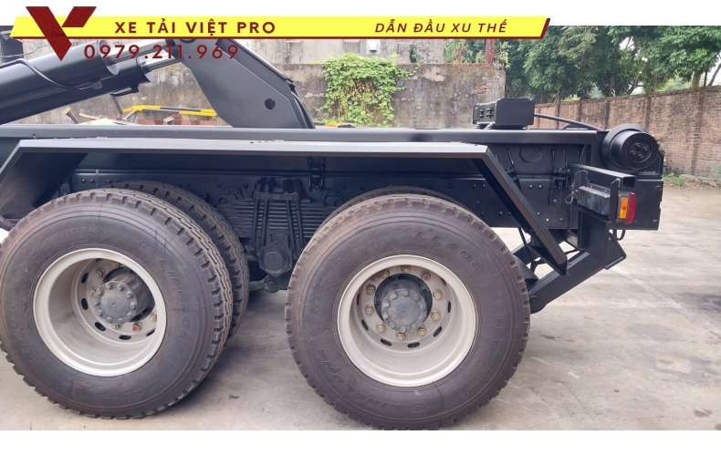 Chenglong 3 chân thùng chở Hooklift