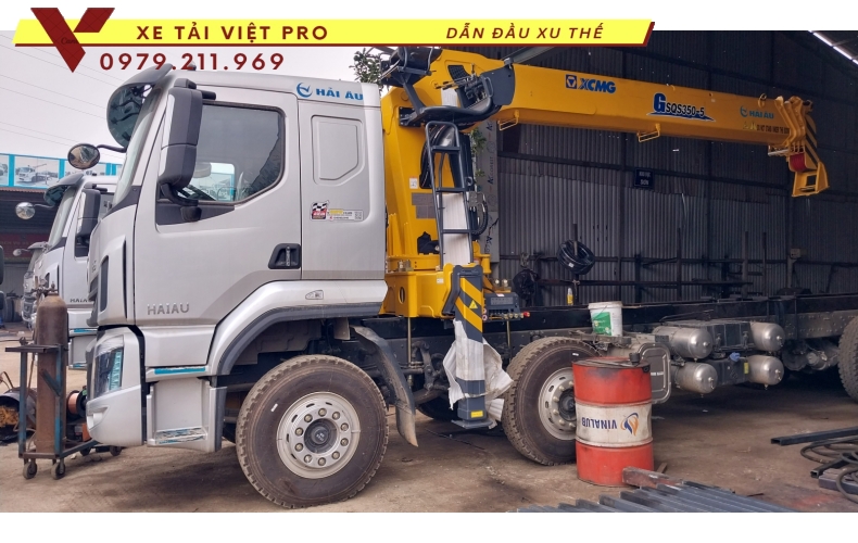 Chenglong 4 chân gắn cẩu XCMG 16 tấn