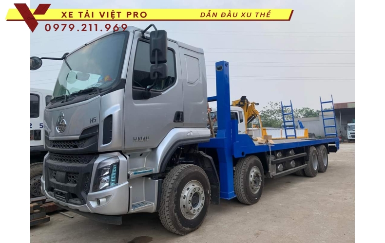 Chenglong 4 chân nâng đầu chở máy công trình