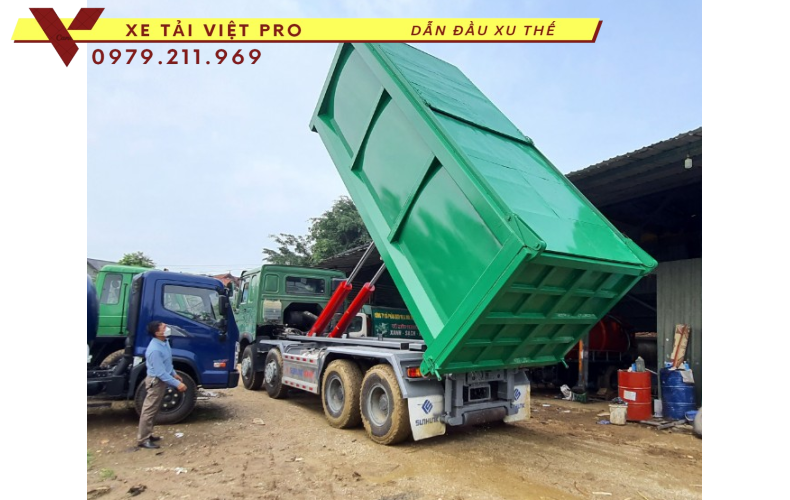 Xe HOWO chở rác thùng rời 27 khối