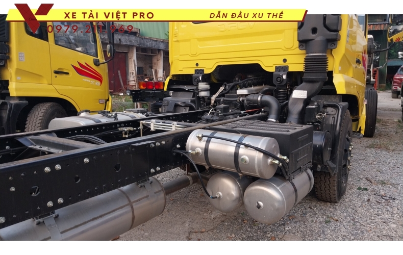 Xe tải Dongfeng 2 chân gắn cẩu Dongyang 6 tấn