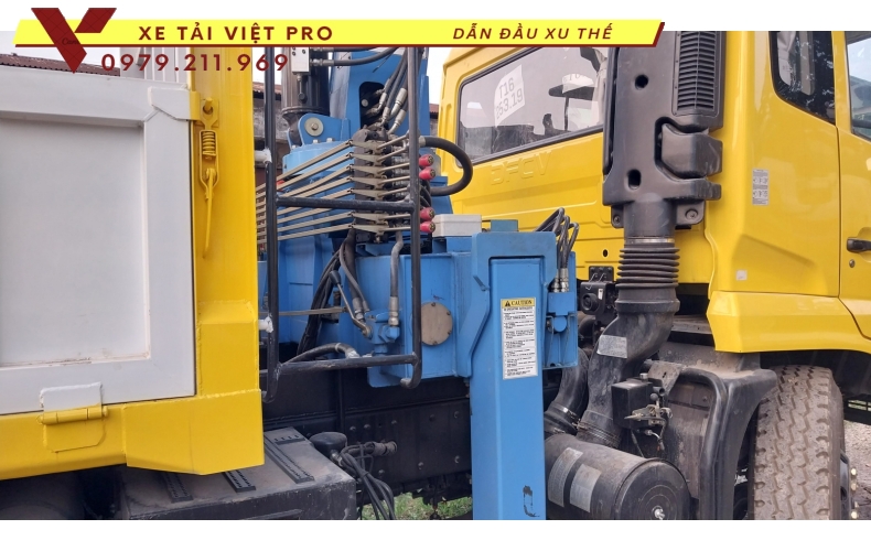 Xe tải Dongfeng 2 chân gắn cẩu Dongyang 6 tấn