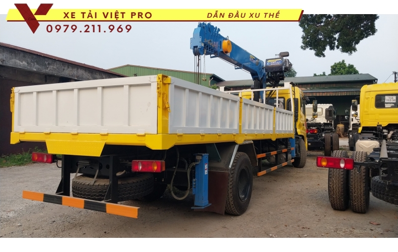 Xe tải Dongfeng 2 chân gắn cẩu Dongyang 6 tấn