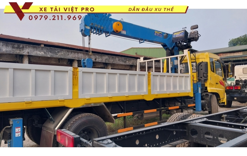 Xe tải Dongfeng 2 chân gắn cẩu Dongyang 6 tấn