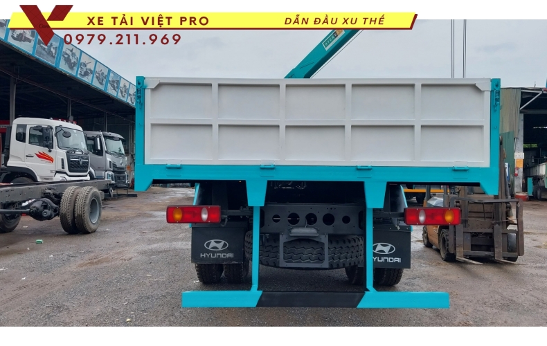 Xe Dongfeng 2 chân gắn cẩu Hyundai 5 tấn giá rẻ chất lượng