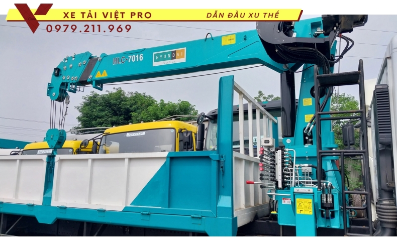 Xe Dongfeng D11 gắn cẩu Hyundai 7 tấn giá rẻ chất lượng cao, báo giá mới nhất