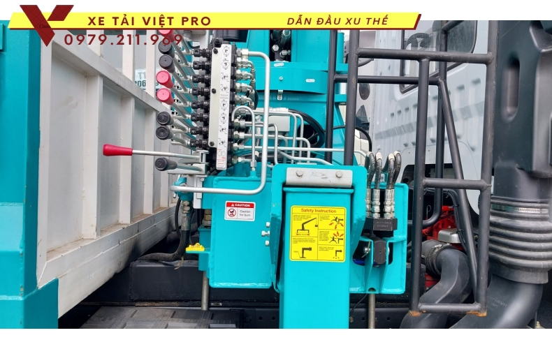 Xe Dongfeng D11 gắn cẩu Hyundai 7 tấn giá rẻ chất lượng cao, báo giá mới nhất